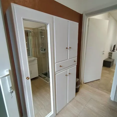 Borgovenezia بيت ضيافة